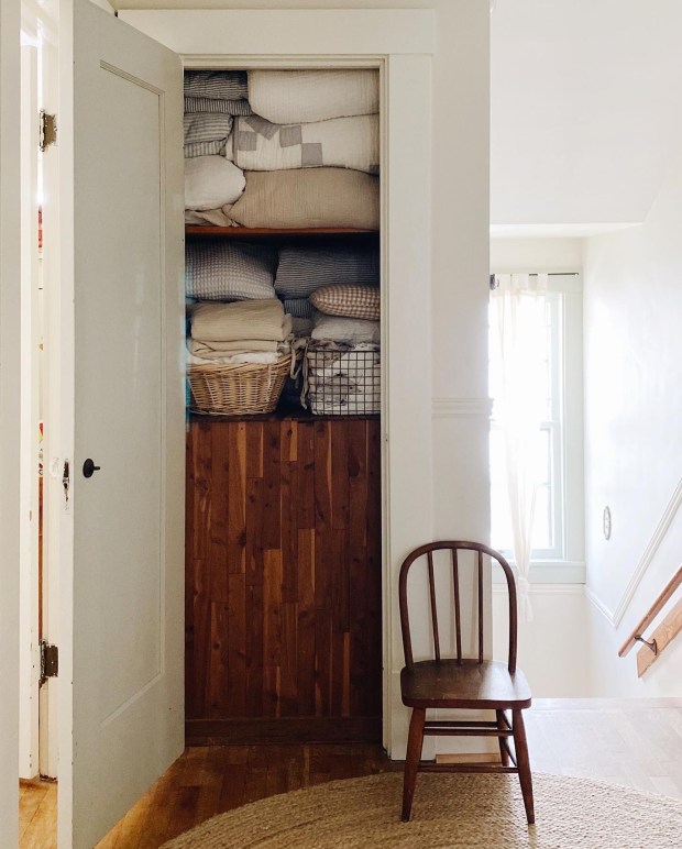 EE2493C2-8421-45D4-96BE-4A07E0B3DC42